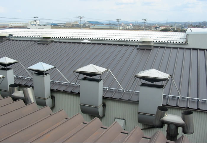 新潟県三条市　工場屋根カバーリング